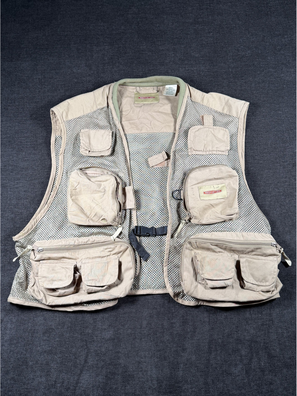 Redington Fishing Vest with Multiple Pockets Size 2XL/3XL